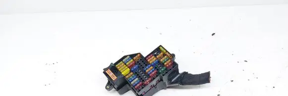 Volkswagen Touareg I Fuse module 7L0941828B 7L0941824B