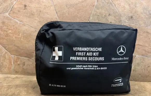 Mercedes-Benz CL C216 First aid kit A2158600050