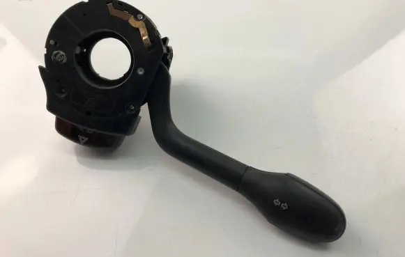 Volkswagen PASSAT B4 Indicator stalk 88S97