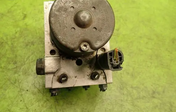Audi A6 S6 C5 4B ABS Pump