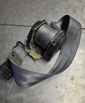 Renault Megane I Front seatbelt 430830F
