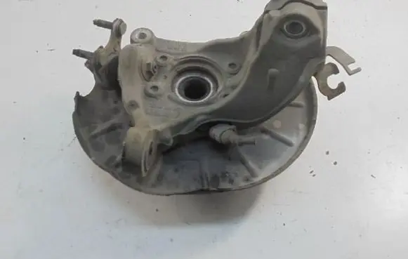 Volkswagen PASSAT B6 Front wheel hub spindle knuckle 