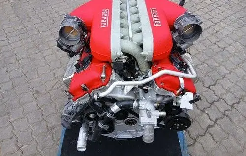 Ferrari Purosangue Engine 985000379