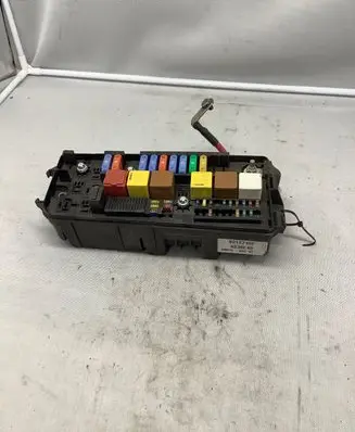 Opel Vectra C Fuse box set 93177458