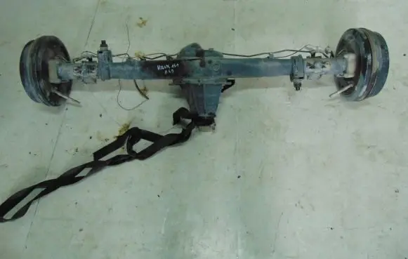 Toyota Hilux (AN120, AN130) Rear axle beam with reductor 