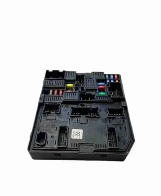 Nissan X-Trail T32 Fuse module 284B74BA0A