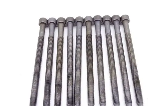 Volkswagen PASSAT B5.5 Cylinder head bolts VW_PASSAT_B5_00-05_1.9_TDI_ŚRUBY_SZPILKI_GŁOWICY