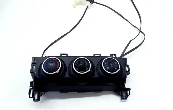 Toyota Yaris Cross Interior fan control switch 554060D580
