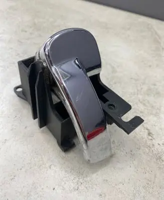 Nissan Pathfinder R51 Front door interior handle 8318G