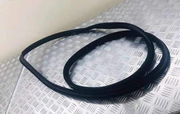 Rubber seal rear door