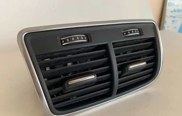 Audi A7 S7 4G Rear air vent grill 4G0819203