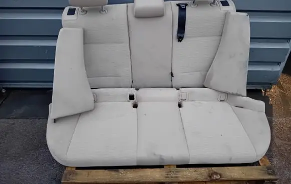 BMW X1 E84 Second row seats 