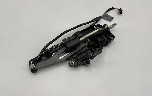 Jaguar XK - XKR Convertible roof lock/latch 6W83514A53B VM014452 300157900A