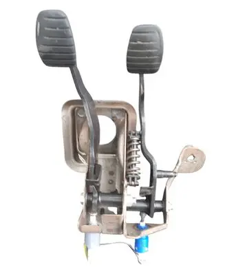 Renault Twingo II Brake pedal 8200833156 2882013