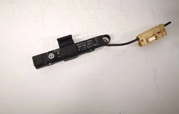 Volkswagen Golf Plus Antenna control unit 5M0035577G