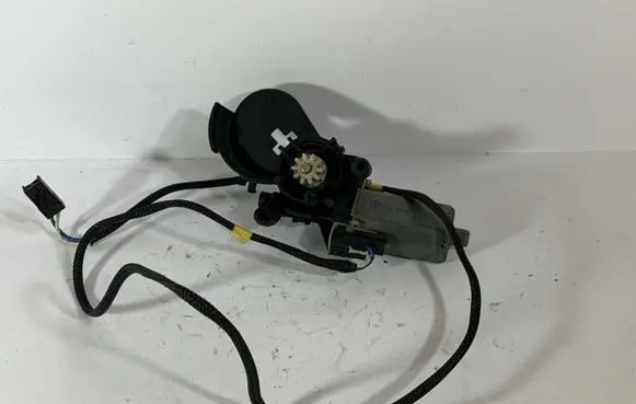 Mercedes-Benz C W203 Seat adjustment motor A2038201942