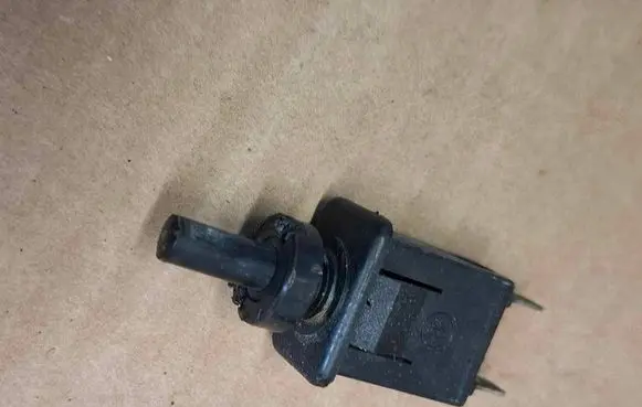 Mercedes-Benz 280 450 W116 Front door sensor 0008212052
