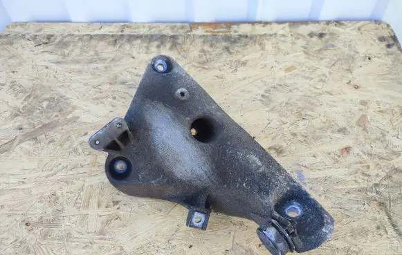 BMW X5 E70 Engine mounting bracket 6790021 68572910 ENAC46000