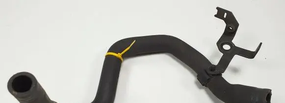 Mercedes-Benz S W220 Engine coolant pipe/hose A2208320894