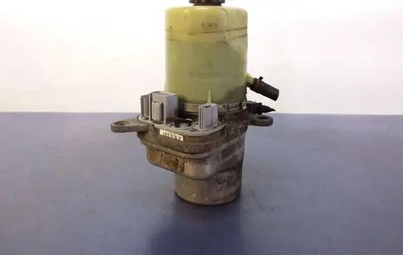 Ford Focus Power steering pump 104-0085-011-094