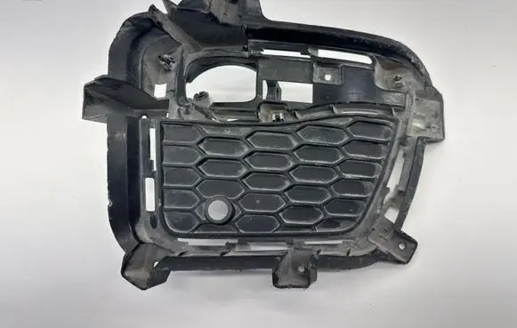 Jeep Grand Cherokee WL Front fog light trim/grill 68408097AD