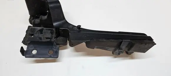 Jeep Grand Cherokee WL Other engine bay part 68426588AC 68426589AC