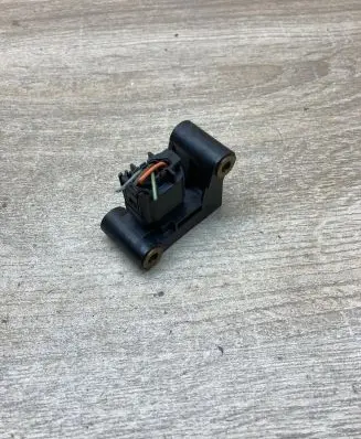 BMW 5 E60 E61 Airbag deployment crash/impact sensor 6977398 001337