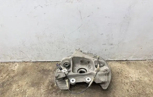 BMW 5 G30 G31 G38 Rear wheel hub 6866333