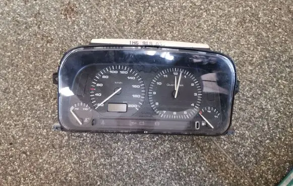 Volkswagen Golf III Speedometer (instrument cluster) 1H6919033