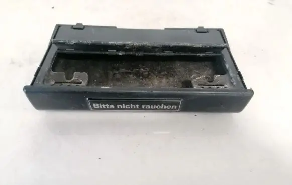Car ashtray