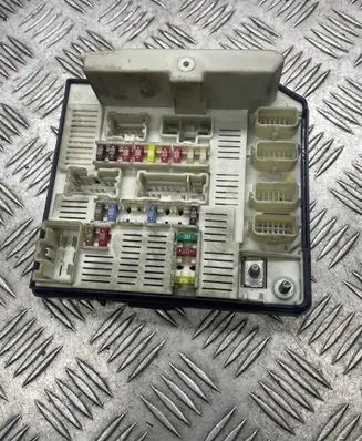 Renault Scenic II - Grand scenic II Fuse module 519159073 7180240596
