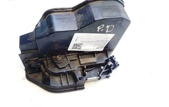 BMW 5 F10 F11 Front door lock 7202144 A053702