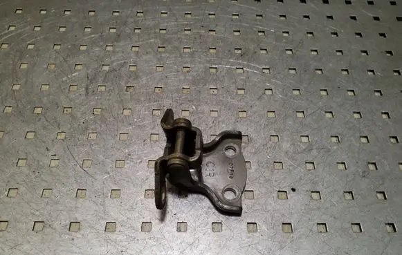 Opel Antara Rear door lower hinge