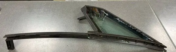 Peugeot 208 II Front door vent window glass four-door 9801476080