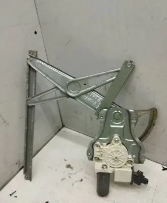 Toyota Avensis Verso Front door electric window regulator 