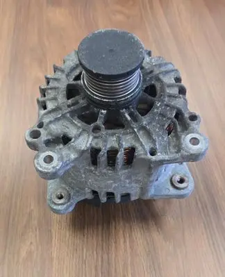 Volkswagen Multivan T5 Generator/alternator 03L903023N FG18T079 2612005C