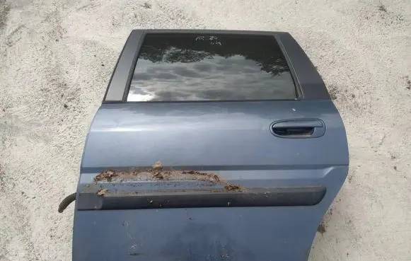 Hyundai Matrix Rear door melynos
