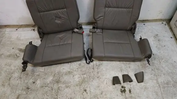 Nissan Patrol Y61 Third row seats 