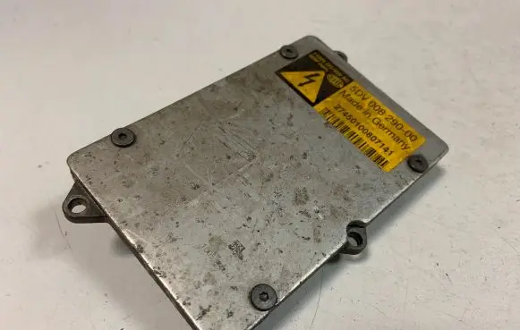 Audi A6 S6 C6 4F Headlight ballast module Xenon 5DV008290