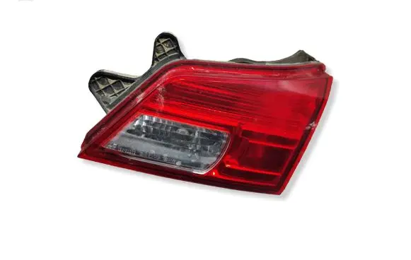 Subaru Legacy Tailgate rear/tail lights 13220072