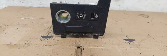 BMW 6 F12 F13 AUX in-socket connector 9197318 158450713