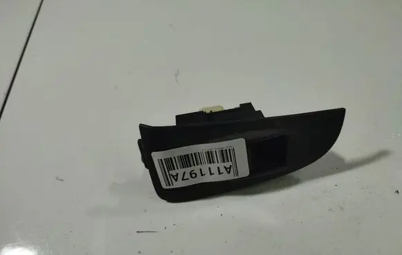 Toyota Avensis T250 Electric window control switch 