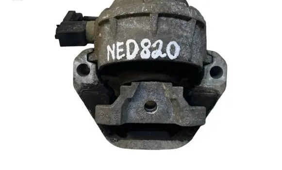 Audi A7 S7 4G Engine mount bracket 65590