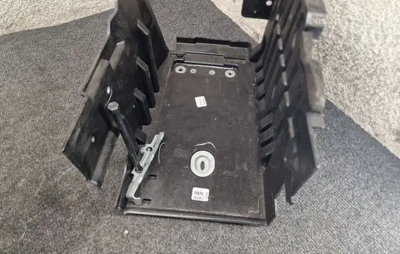Land Rover Range Rover Evoque L551 Battery box tray K8D210723A K8D210723