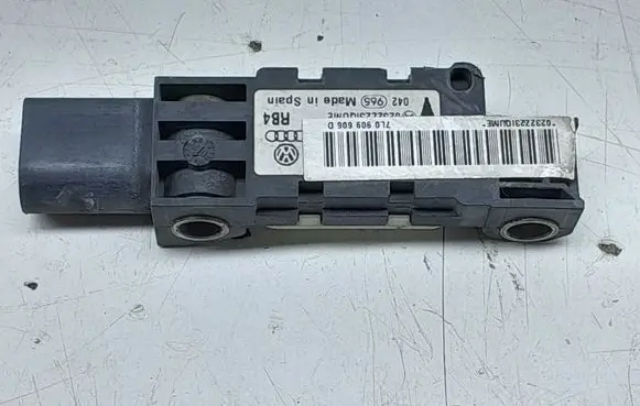 Volkswagen Phaeton Airbag deployment crash/impact sensor 7L0909606D