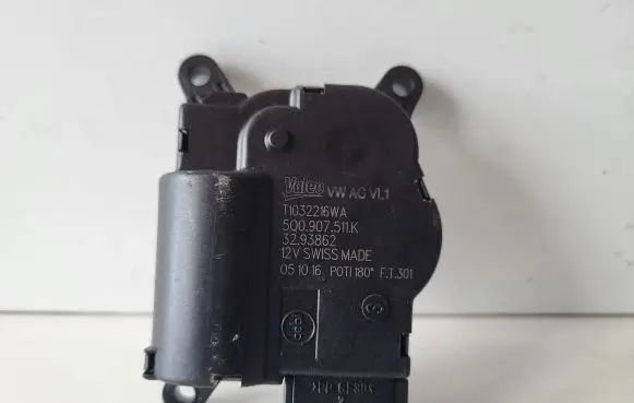 Volkswagen Tiguan A/C air flow flap actuator/motor 5Q0907511K