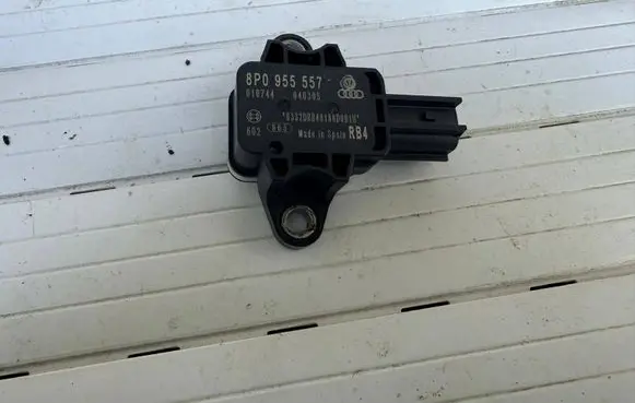 Audi A3 S3 8P Airbag deployment crash/impact sensor 8P0955557