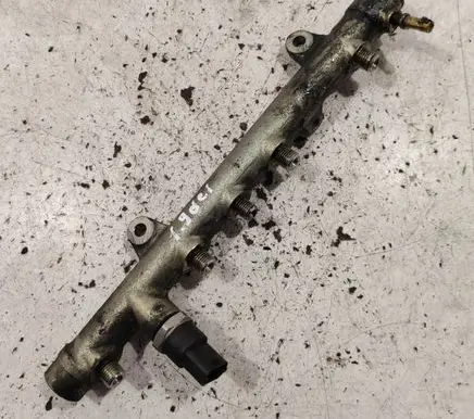 Renault Scenic II - Grand scenic II Fuel main line pipe 8200330912 8200418270