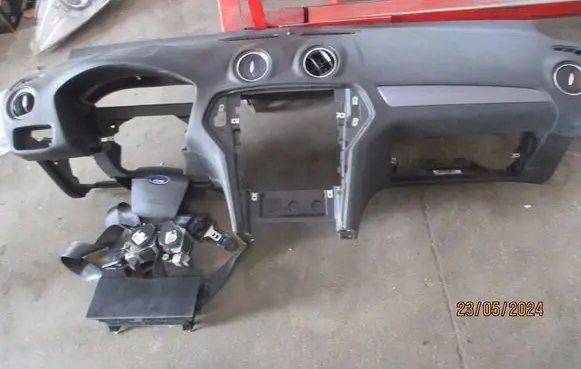Ford Mondeo MK IV Dashboard 