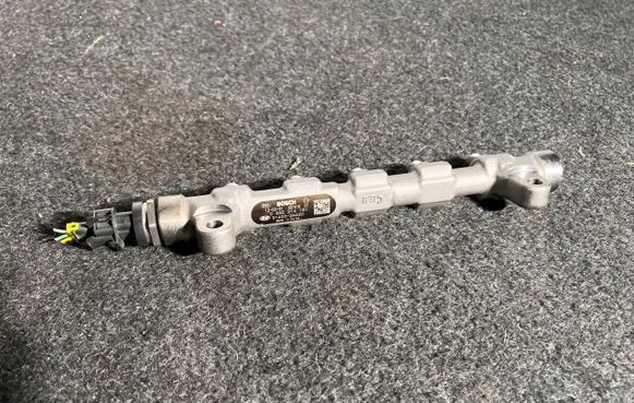Hyundai i40 Fuel main line pipe